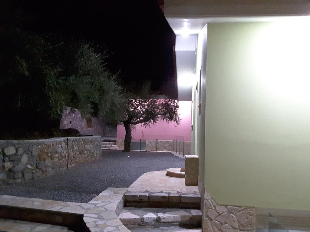 Shiraz Villas كالاماتا المظهر الخارجي الصورة