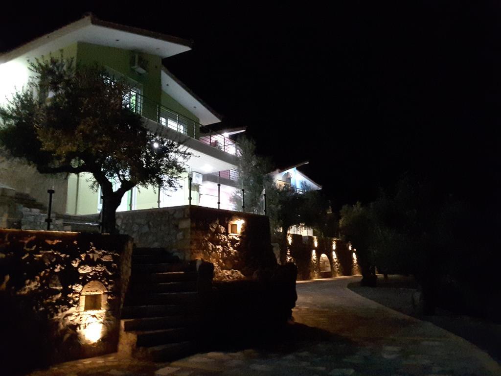 Shiraz Villas كالاماتا المظهر الخارجي الصورة